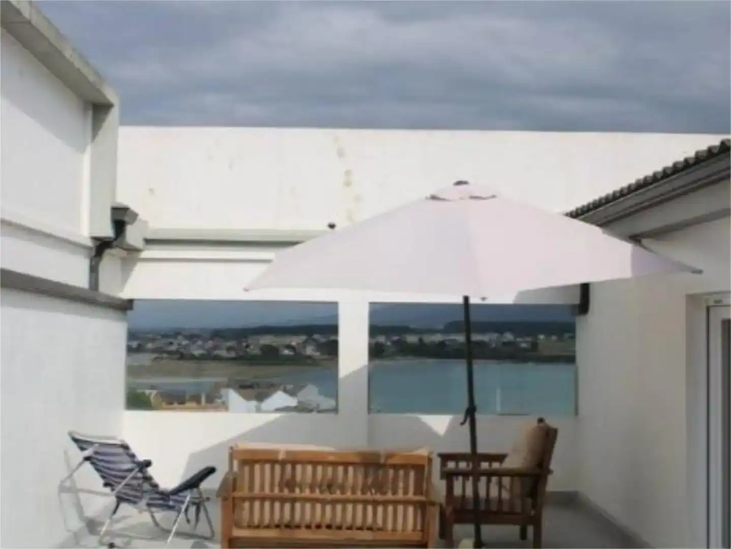 Terrasse von Wohnungen zur Miete in Foz