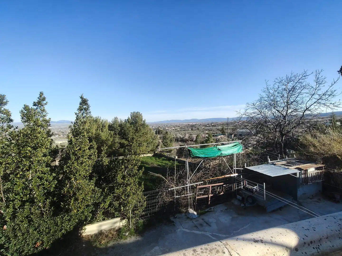 Vista exterior de Casa o xalet en venda en Baza amb Moblat