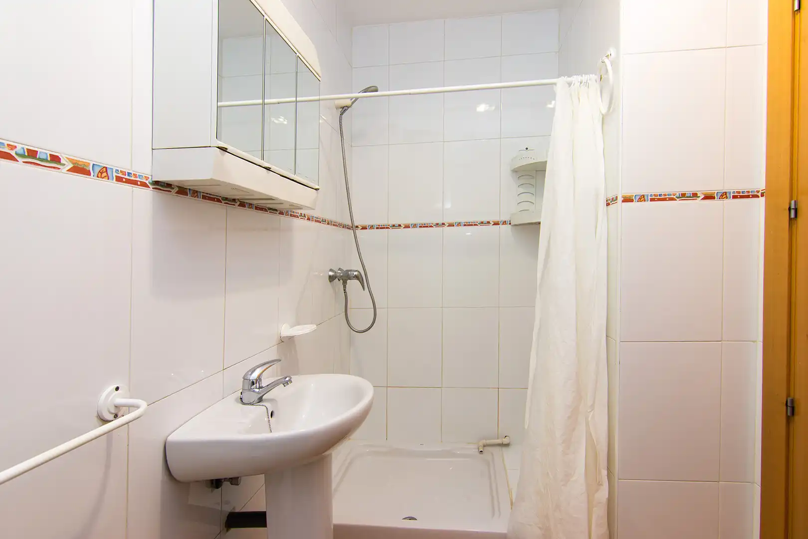 Bathroom of Buildings for sale in Granada