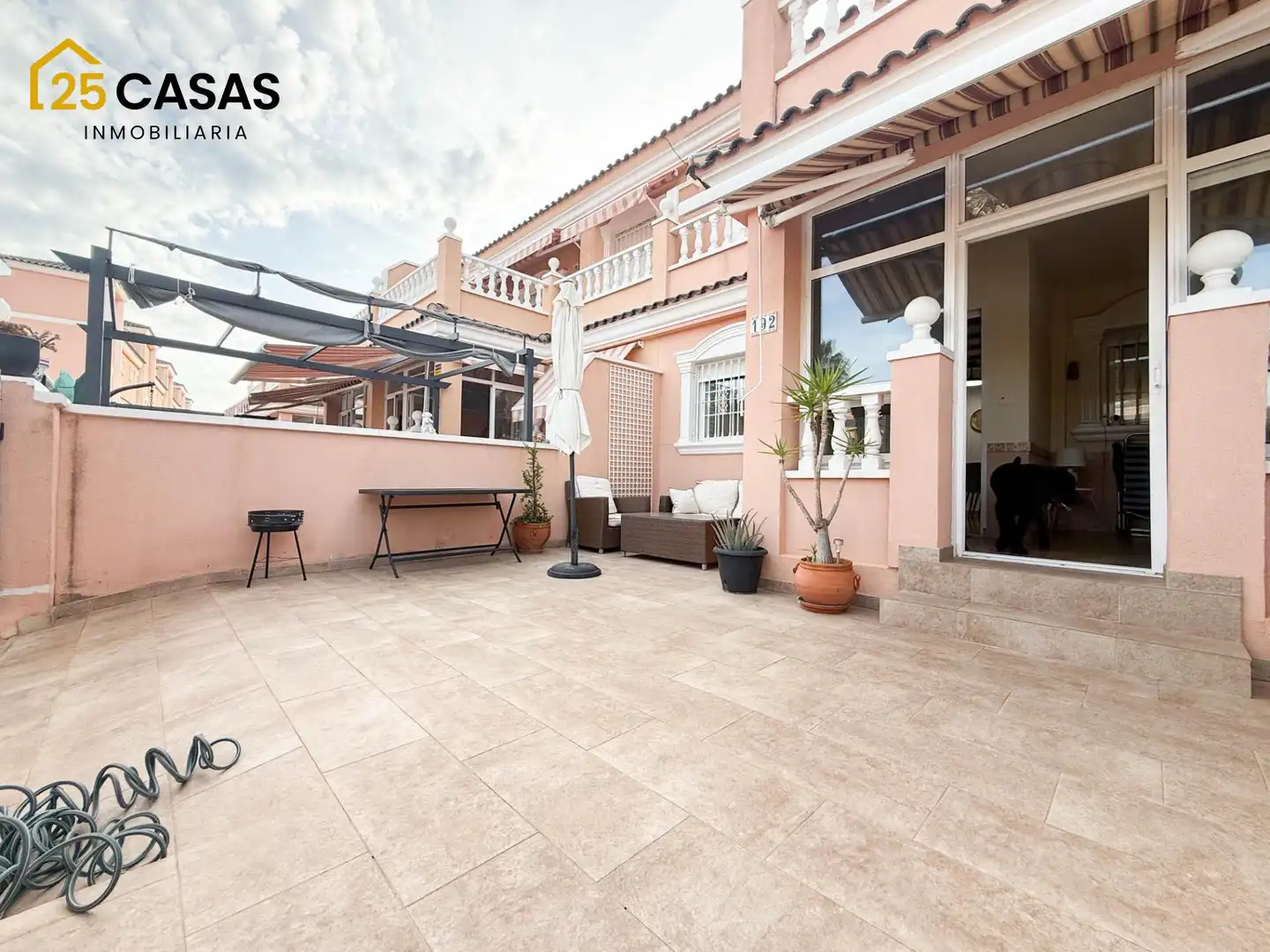 Casa amb terrassa en venda a Avenida Finlandia, imagen 3