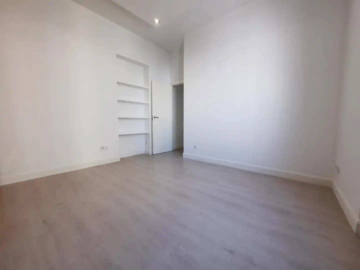 Schlafzimmer von Wohnung zur Miete in Madrid mit Klimaanlage, Heizung und Parkett