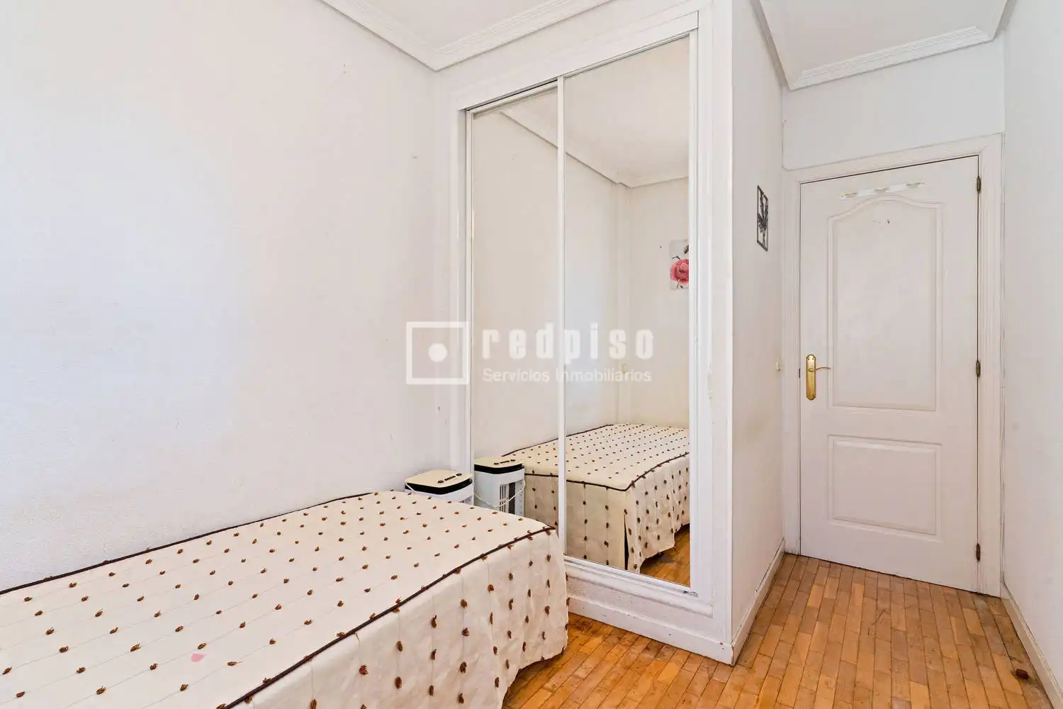 Habitación de Piso en venta en Madrid con Calefacción