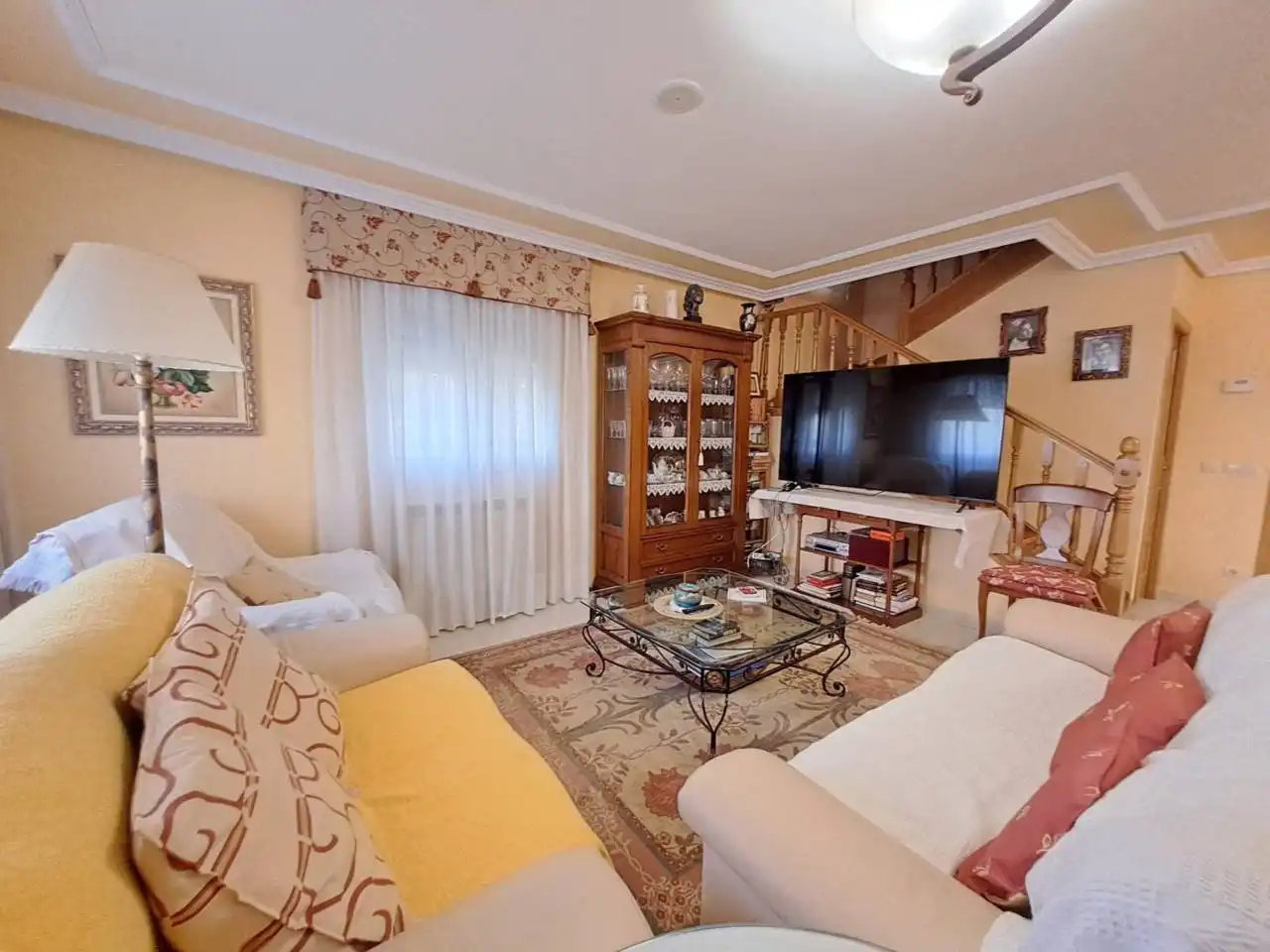 Sala de estar de Casa adosada en venta en Villagonzalo Pedernales con Calefacción, Jardín privado y Terraza