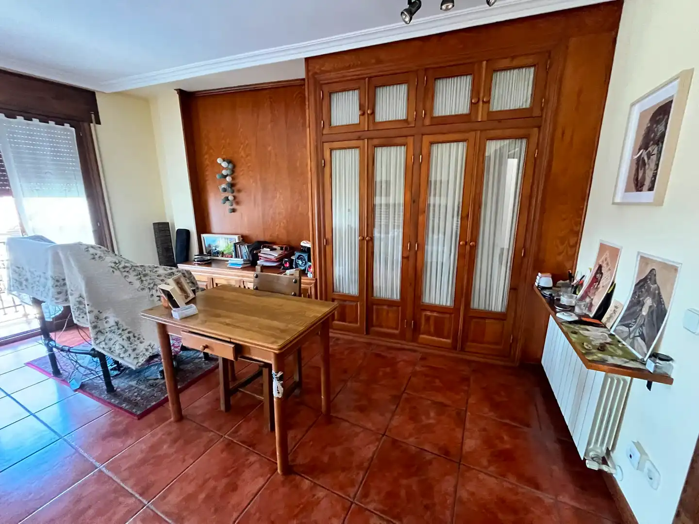 Menjador de Casa adosada en venda en Samaniego amb Calefacció, Parquet i Terrassa