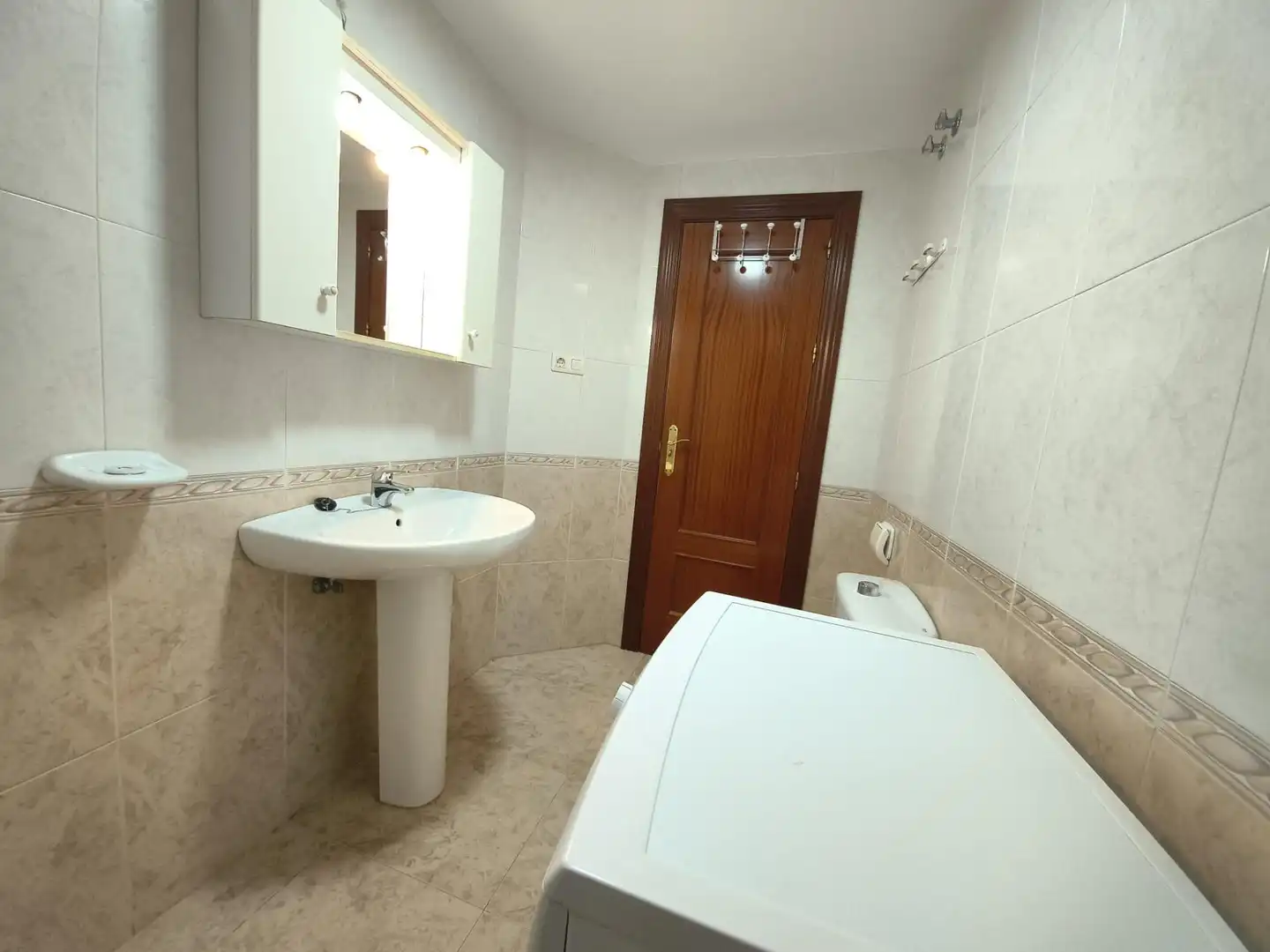 Baño de Piso de alquiler en Granada con Terraza y Amueblado