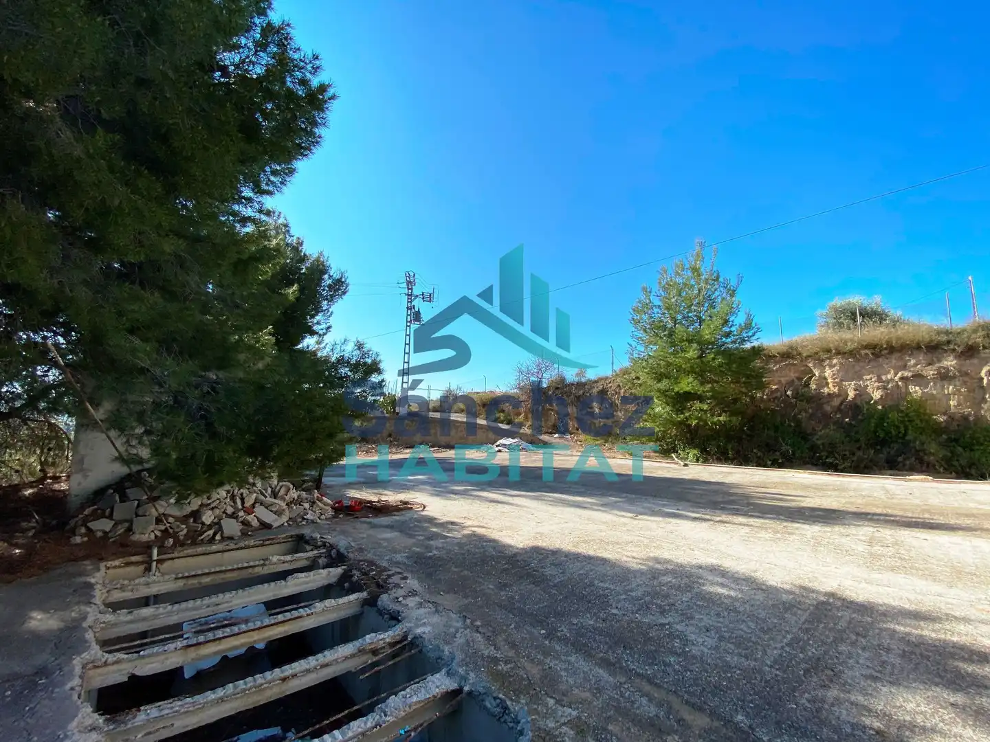 Industrial buildings for sale in Chelva