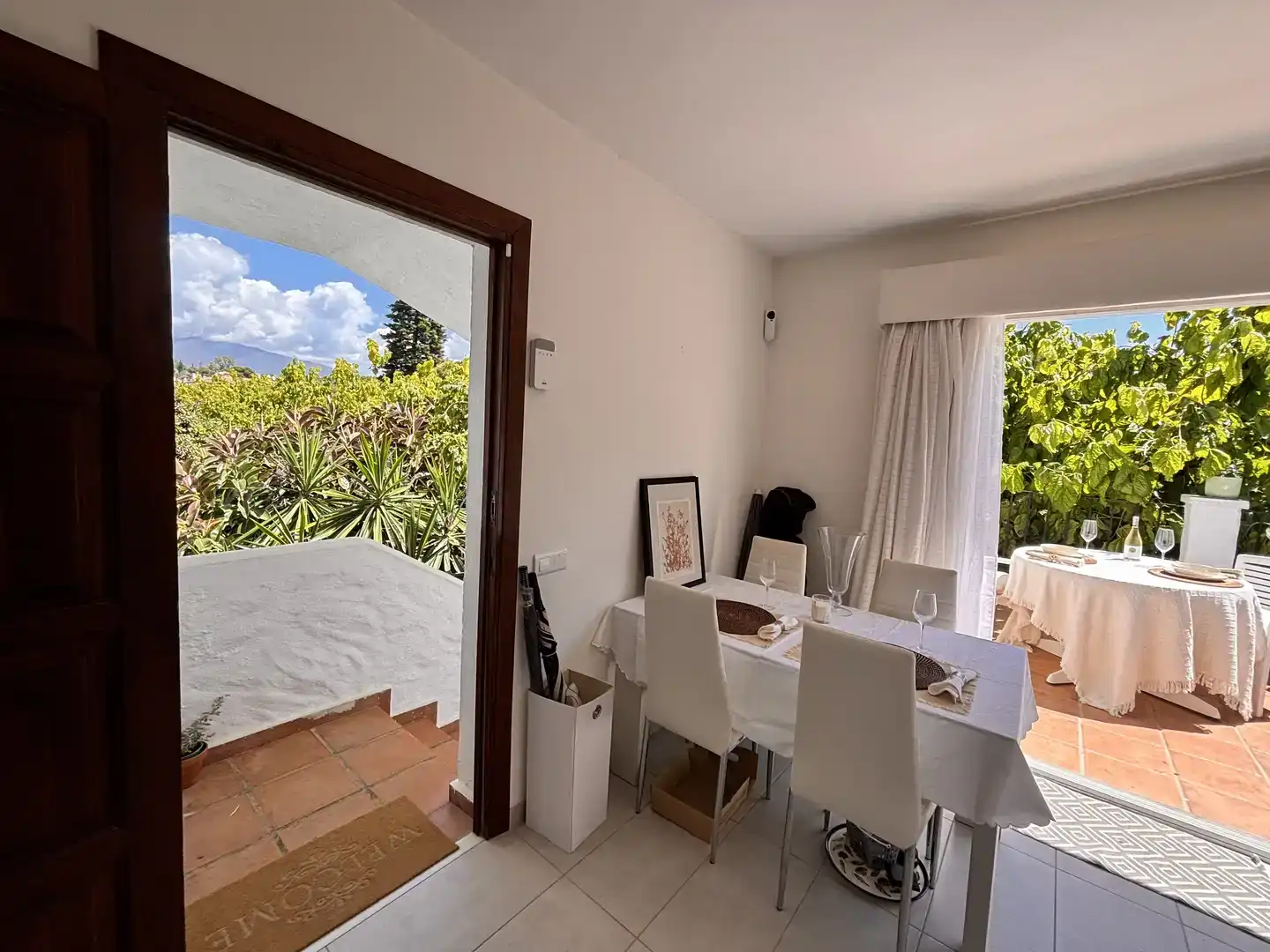 Comedor de Apartamento para compartir en Estepona con Aire acondicionado, Trastero y Piscina