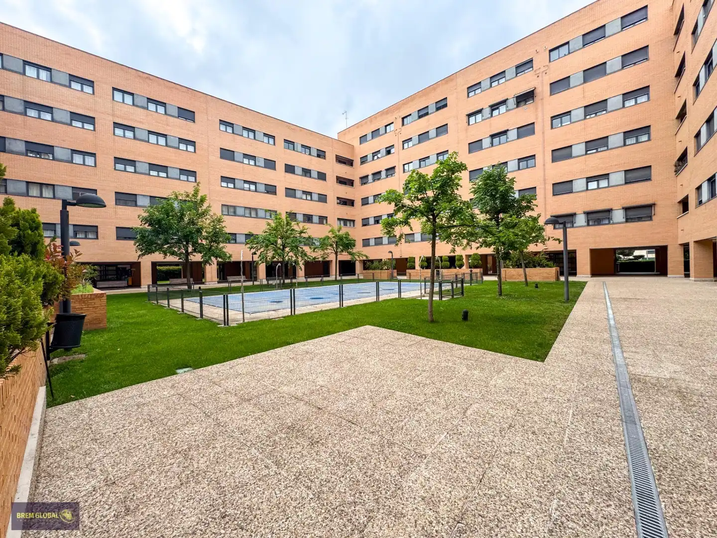 Vista exterior de Piso en venta en Madrid con Aire acondicionado, Calefacción y Jardín privado