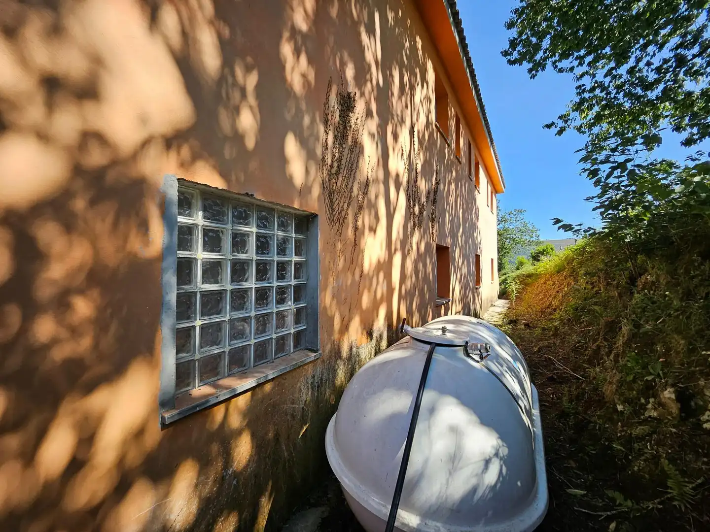 Country homes for sale in Allande