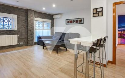 Living room of Flat for sale in  Madrid Capital  with Air Conditioner