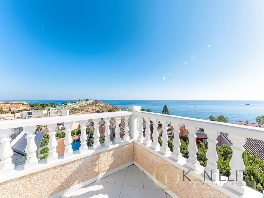 Casa amb piscina en venda a Playa de San Juan - El Cabo de las Huertas, imagen 8