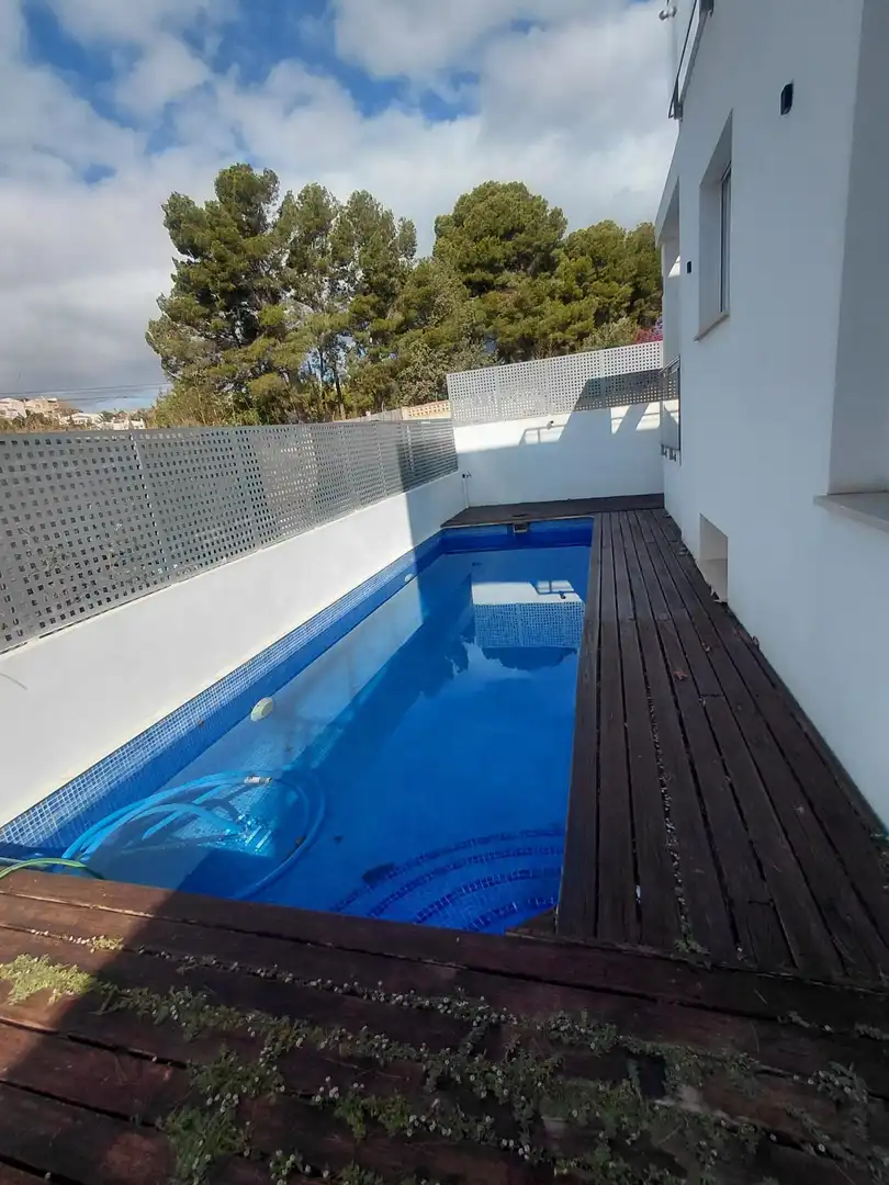 Piscina de Casa o xalet en venda en La Nucia amb Aire condicionat, Jardí privat i Traster