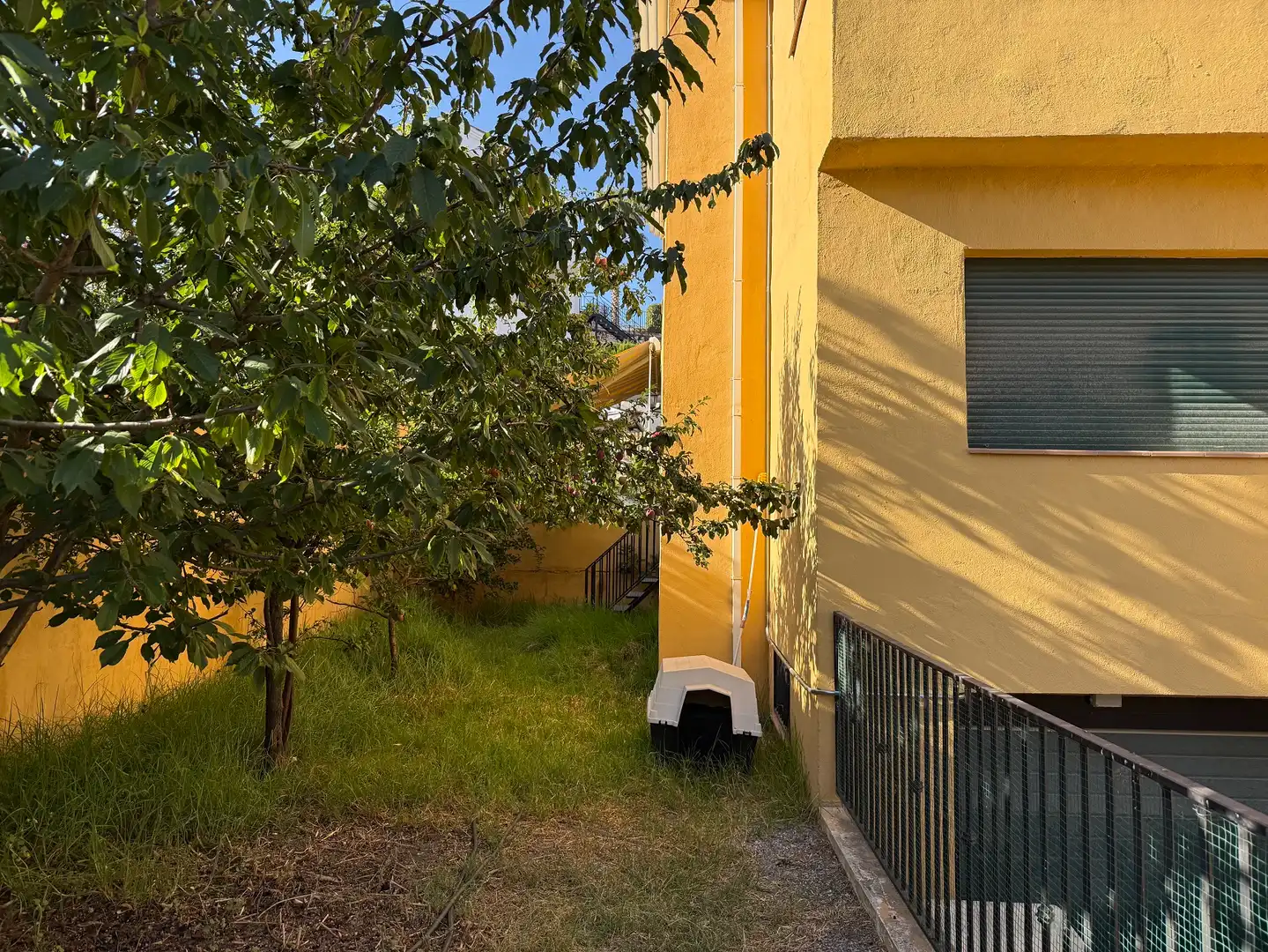 Vista exterior de Casa o chalet en venta en La Zubia con Jardín privado, Trastero y Balcón