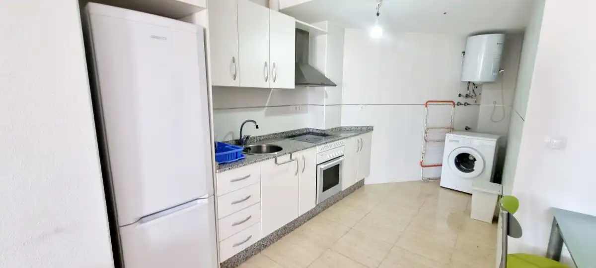 Cuina de Apartament de lloguer en Águilas amb Terrassa i Moblat