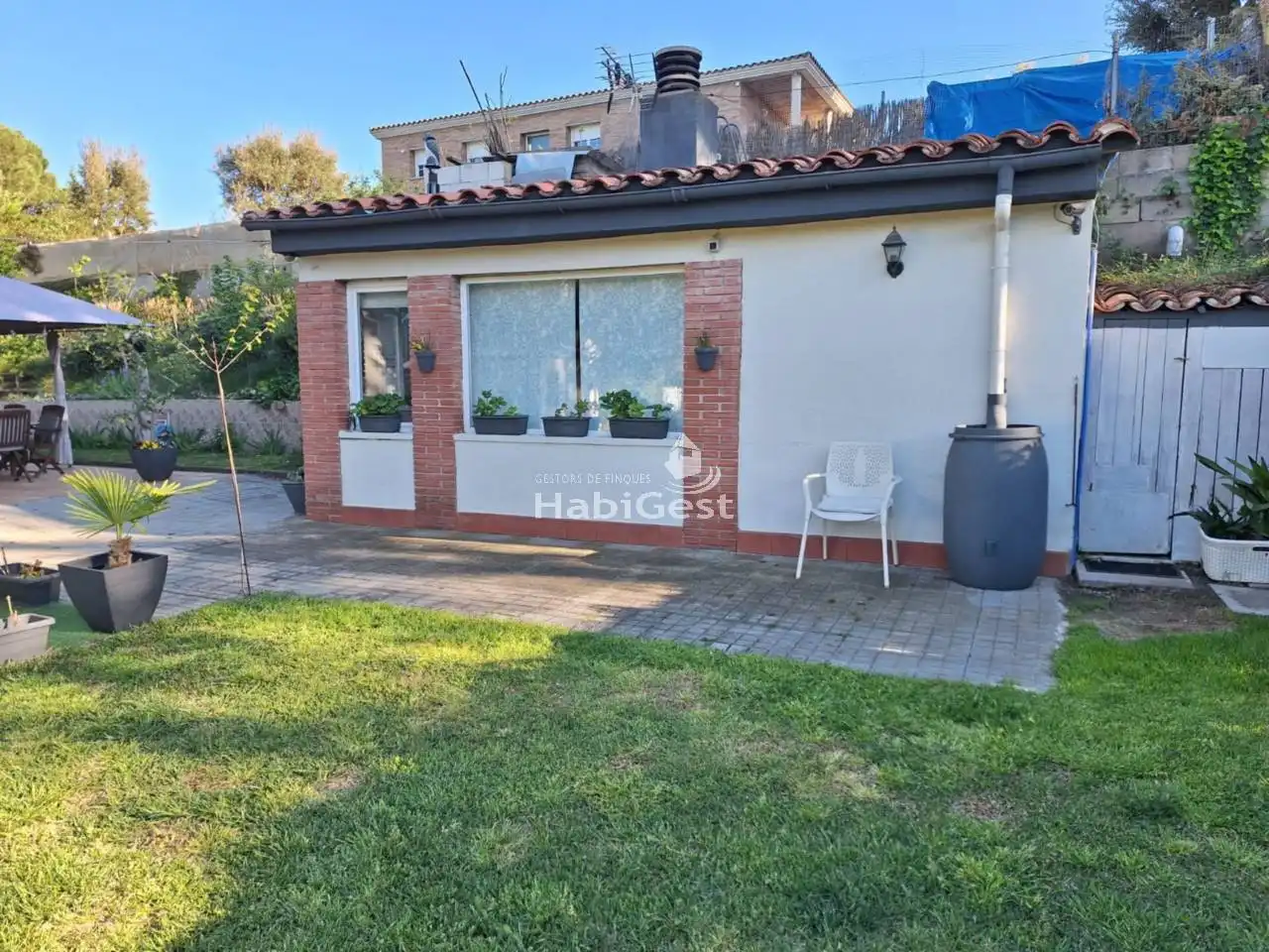 Vista exterior de Casa o xalet en venda en Vilobí d'Onyar amb Aire condicionat, Calefacció i Jardí privat