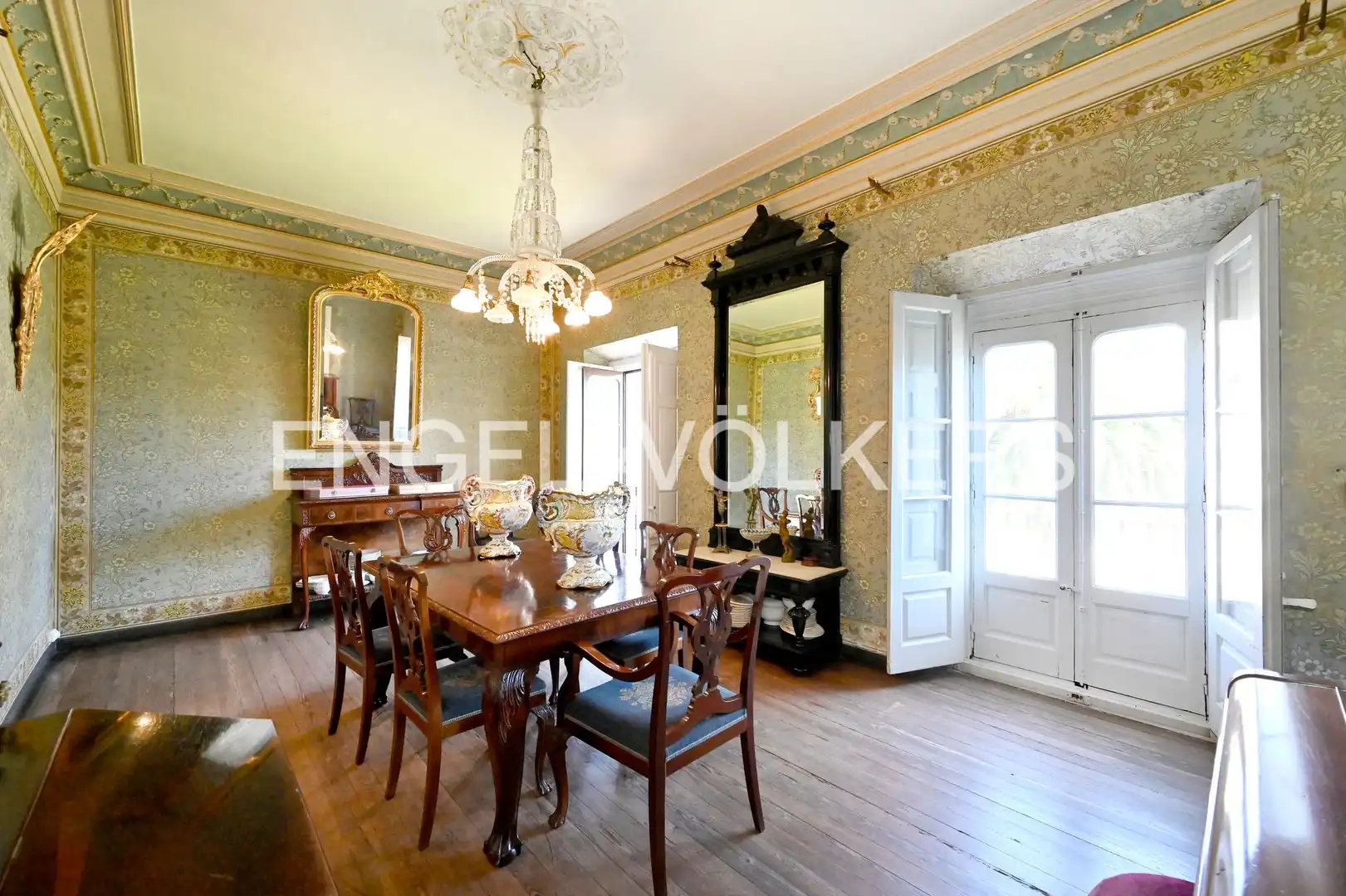 Comedor de Casa o chalet en venta en Laredo con Calefacción, Jardín privado y Trastero