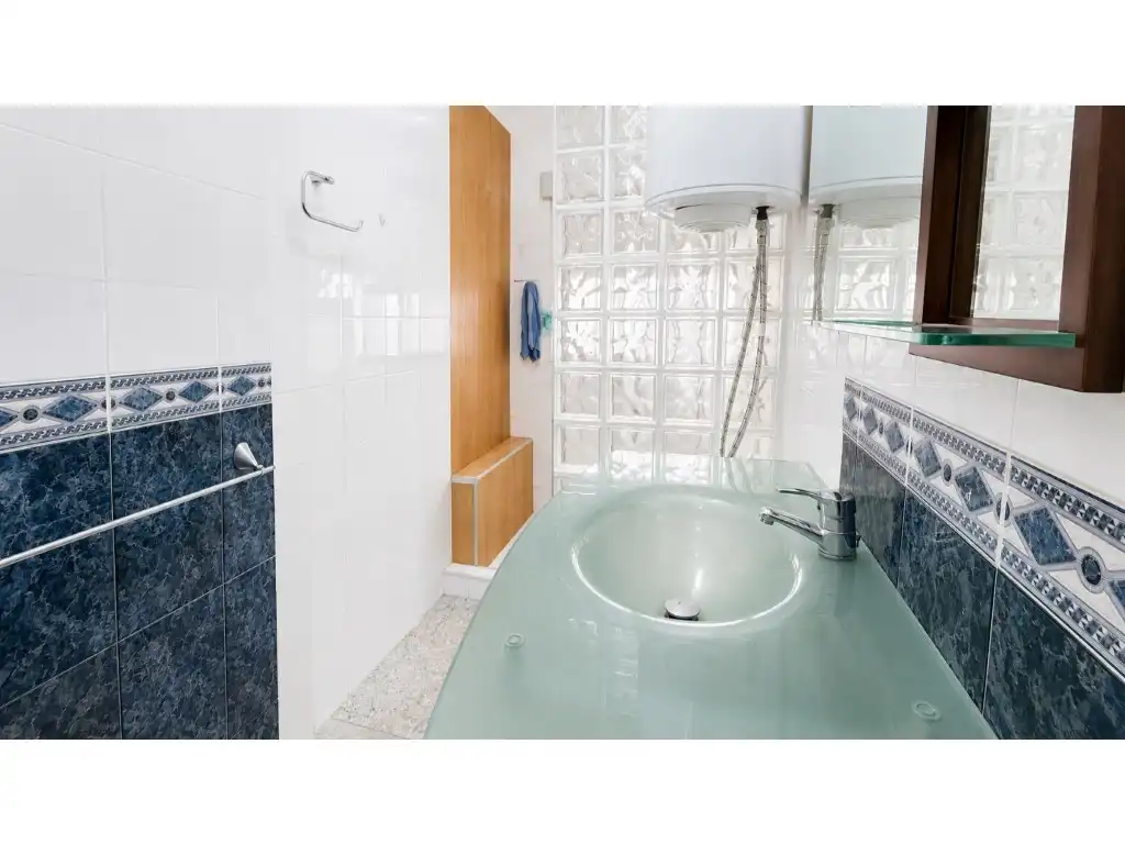 Bathroom of Flat for sale in Córdoba