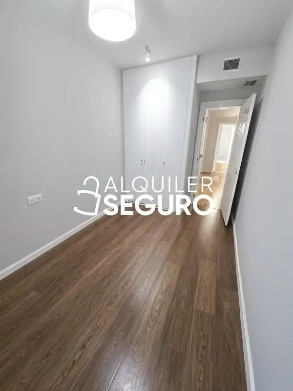 Habitación de Piso de alquiler en Madrid con Calefacción, Terraza y Trastero