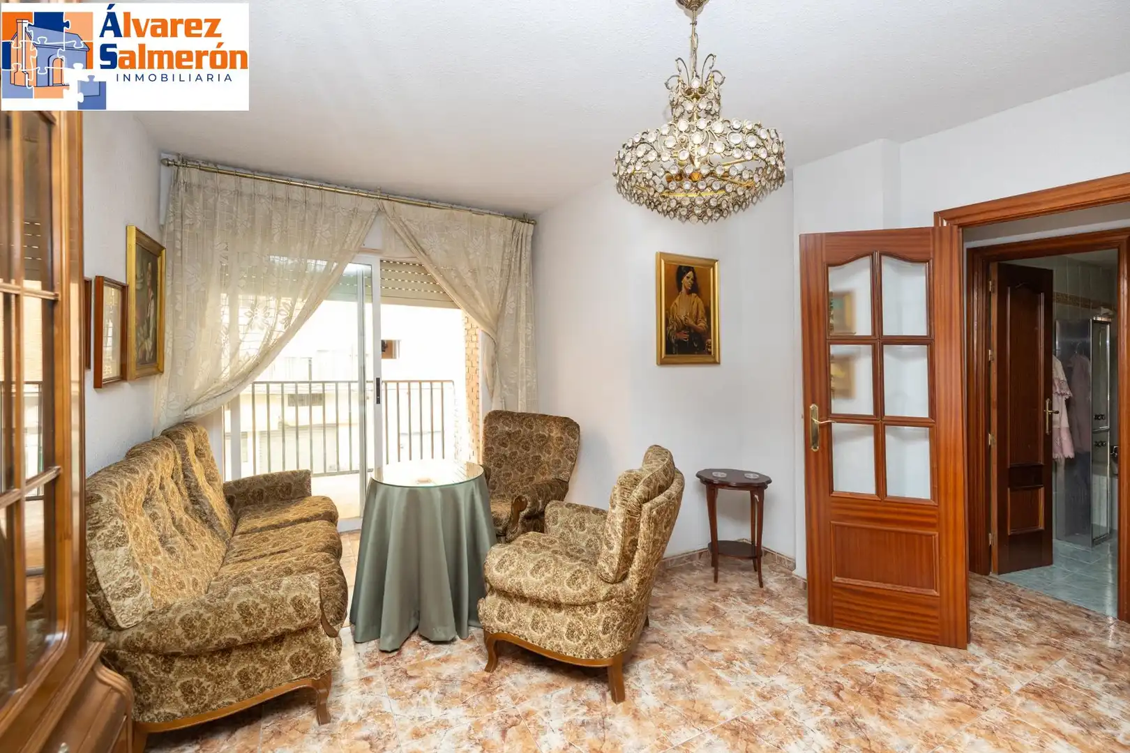 Living room of Flat for sale in Granada  with Terrace and Furnished