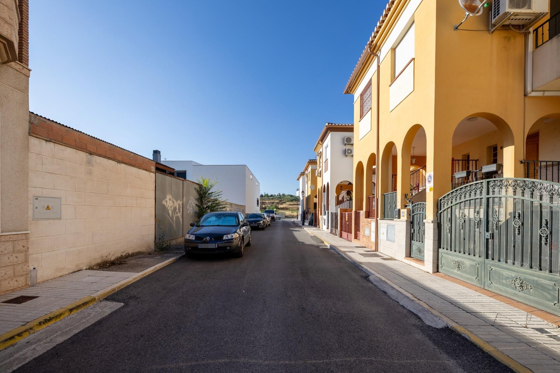 Vista exterior de Casa o xalet en venda en Peligros amb Aire condicionat, Calefacció i Terrassa