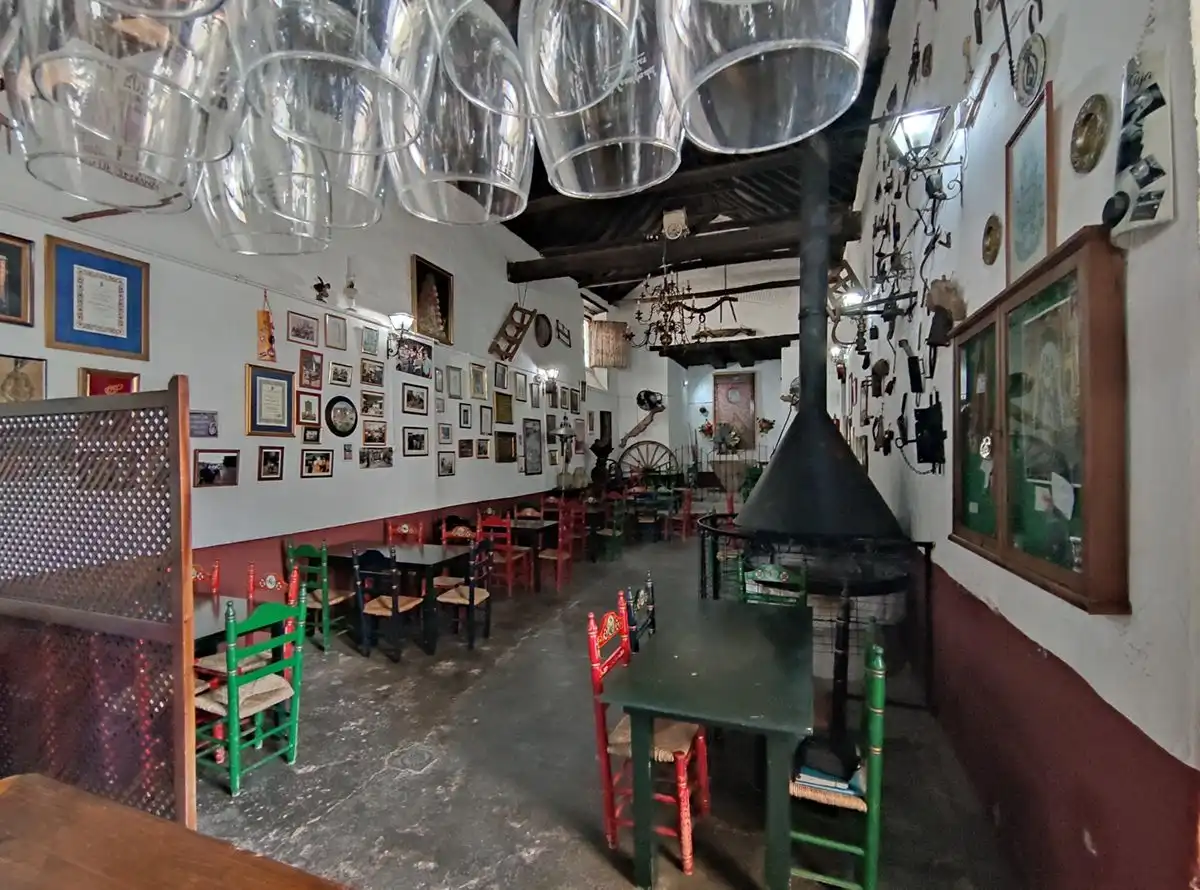 Commercial properties for rent in Palomares del Río  with Air Conditioner