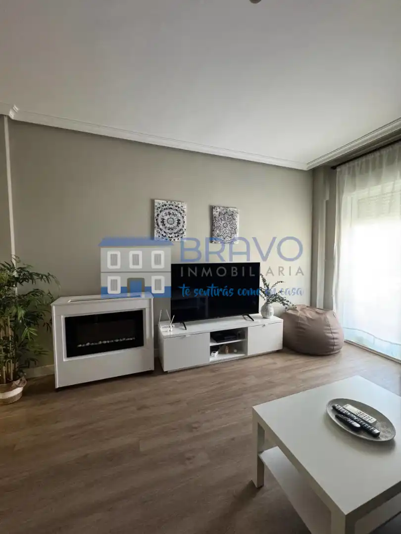 Sala d'estar de Pis en venda en Don Benito amb Aire condicionat, Terrassa i Moblat