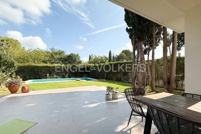 Casa-chalet en Alquiler en Campolivar