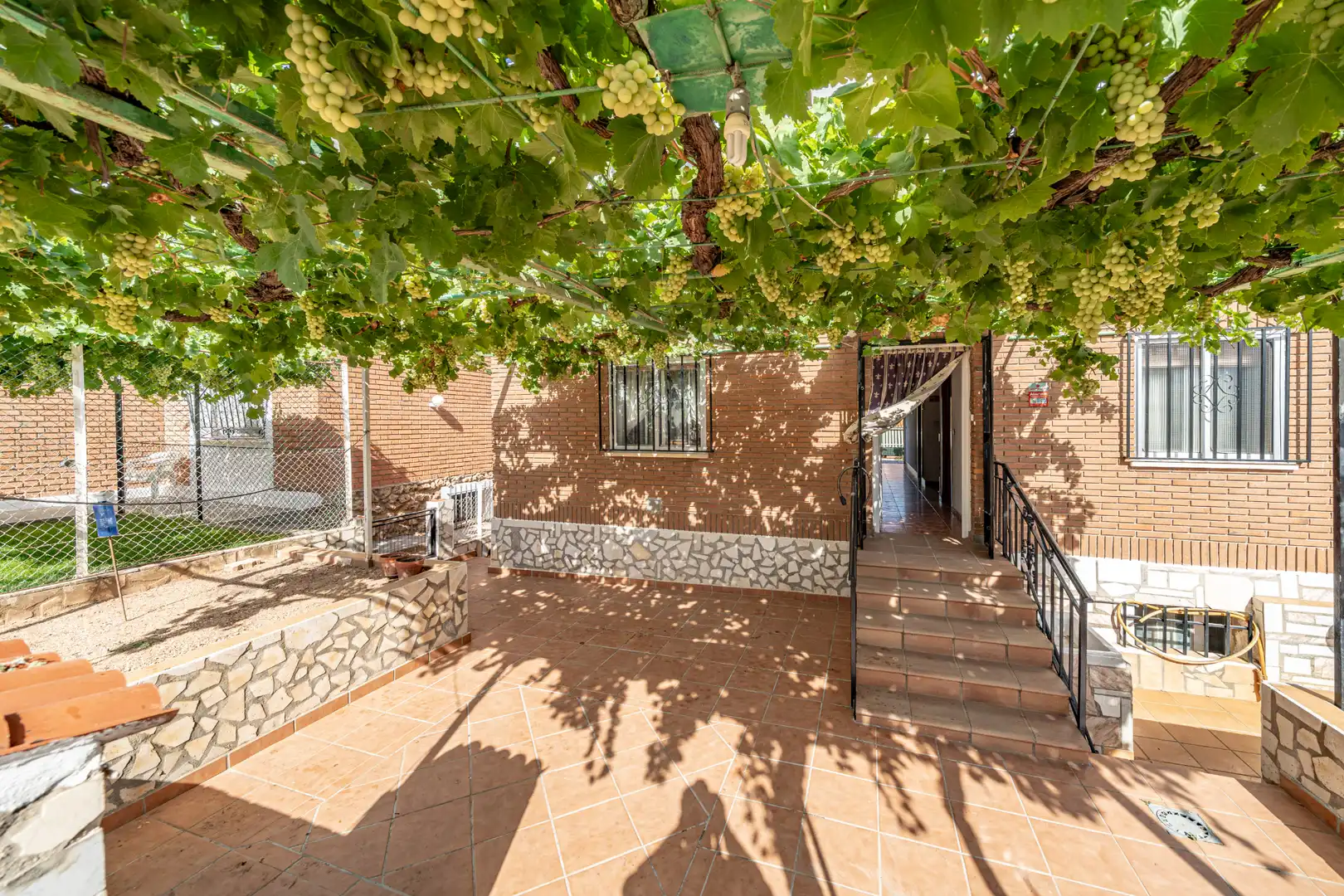Casa aparellada amb jardí en venda a Calle de San José, imagen 18