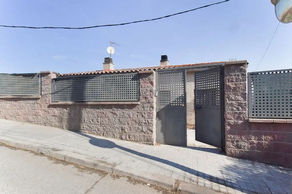 Vista exterior de Casa o xalet en venda en Barcelona