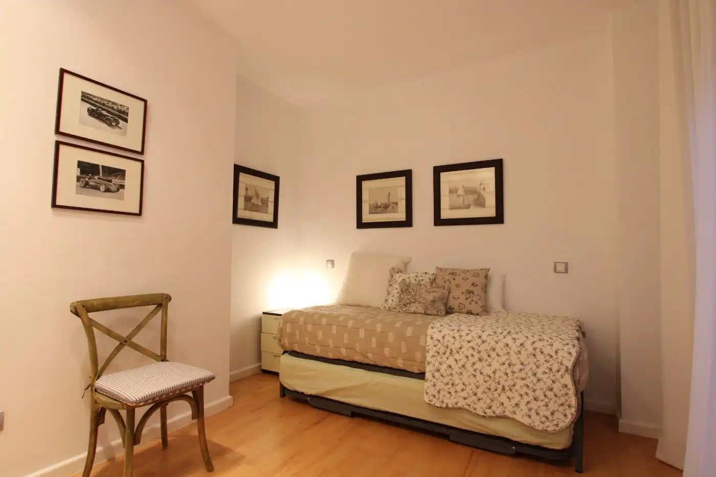 Bedroom of Detached homes for rent in La Pobla de Vallbona  with Air Conditioner, Heating and Parquet flooring