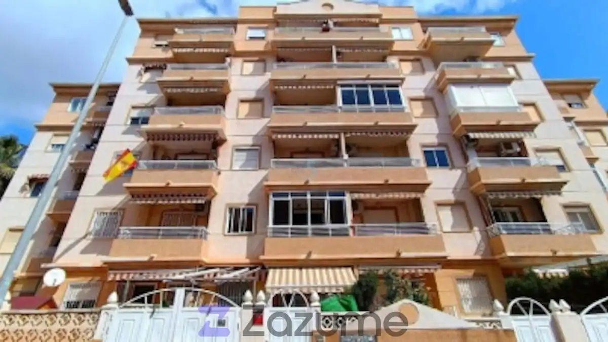 Vista exterior de Piso de alquiler en Torrevieja con Aire acondicionado, Calefacción y Piscina
