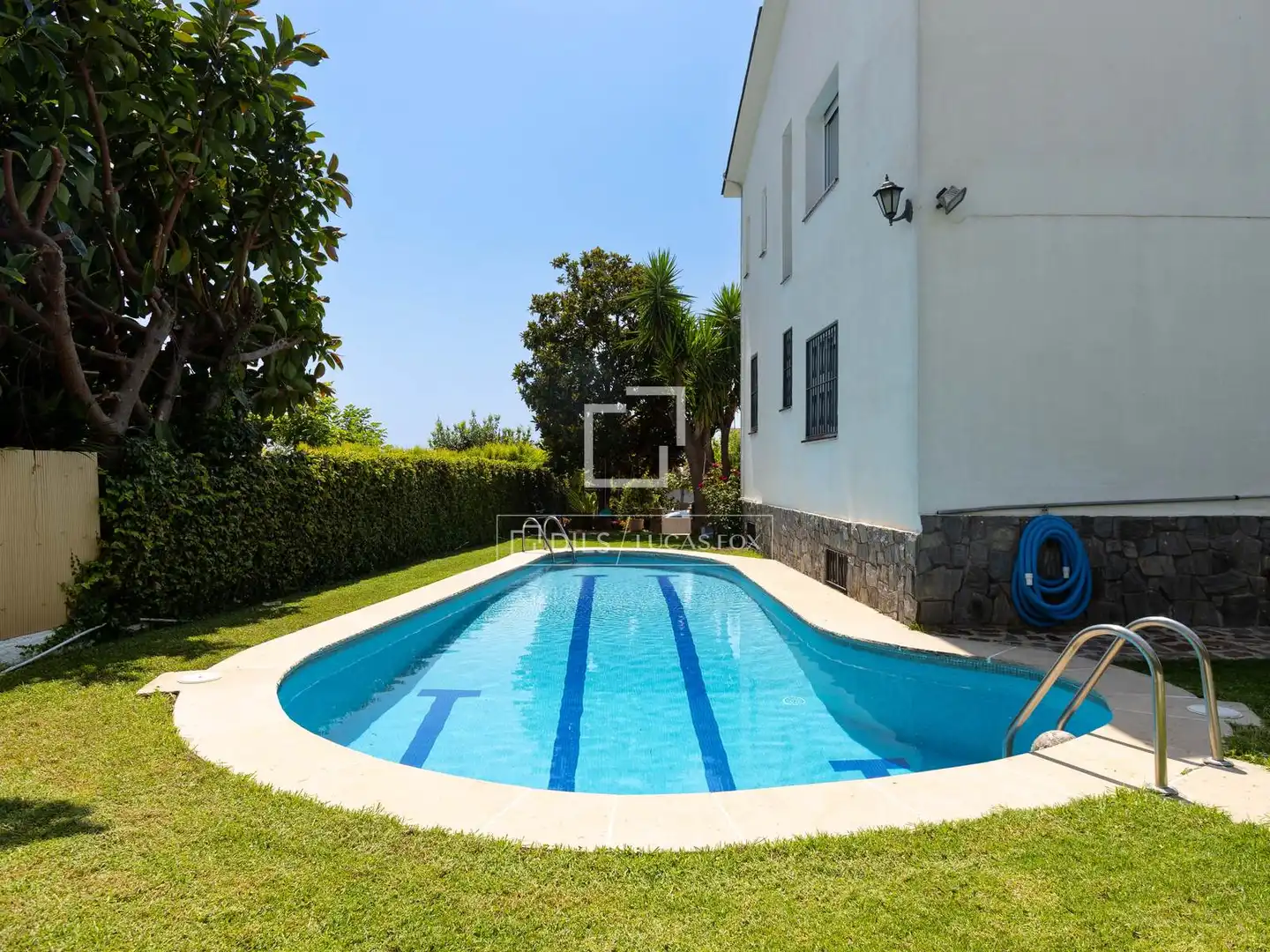 Piscina de Casa o xalet en venda en El Masnou amb Aire condicionat, Calefacció i Jardí privat