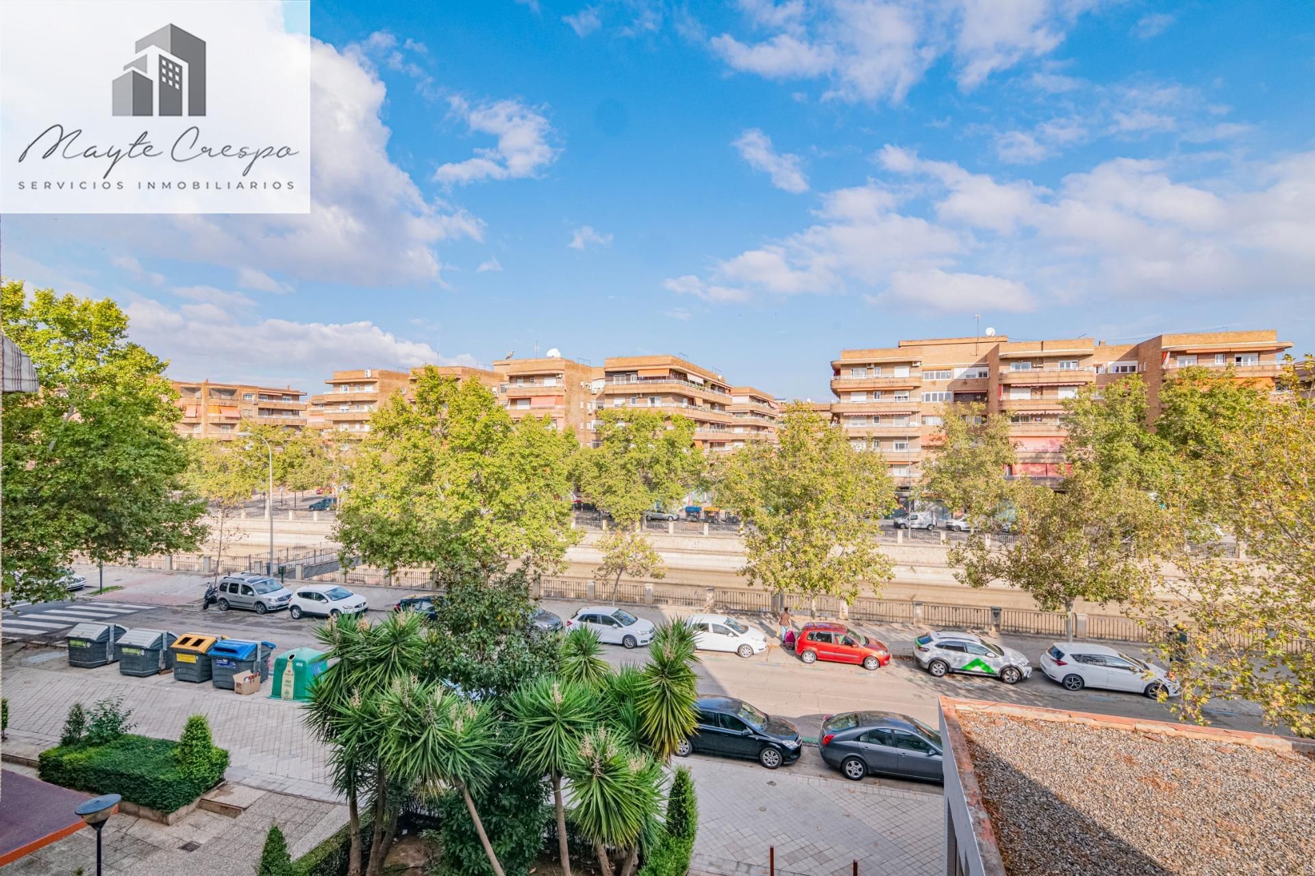 Exterior view of Flat for sale in  Granada Capital  with Air Conditioner, Terrace and Balcony