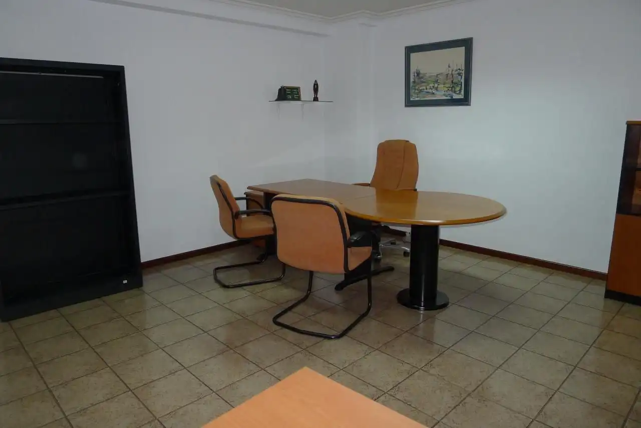 Oficina de alquiler en Rua Do Bierzo, 32, Universidad