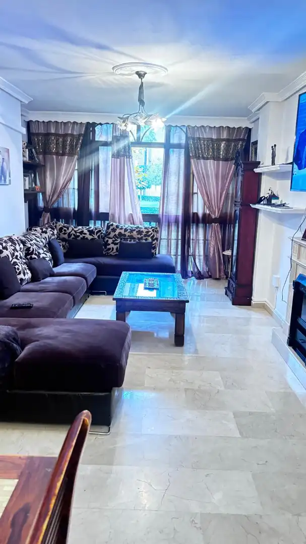 Sala de estar de Planta baja en venta en Benalmádena con Aire acondicionado, Trastero y Horno