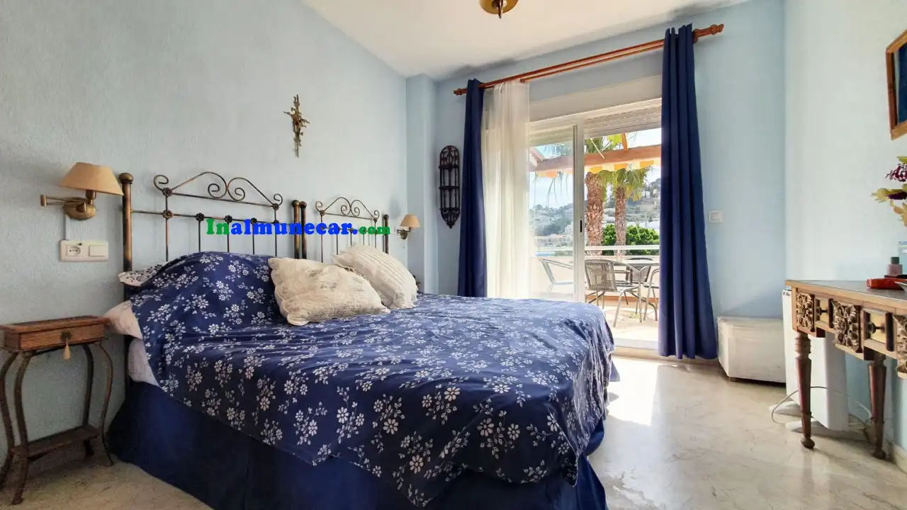 Schlafzimmer von Dachboden zum Verkauf in Almuñécar mit Terrasse und Möbliert