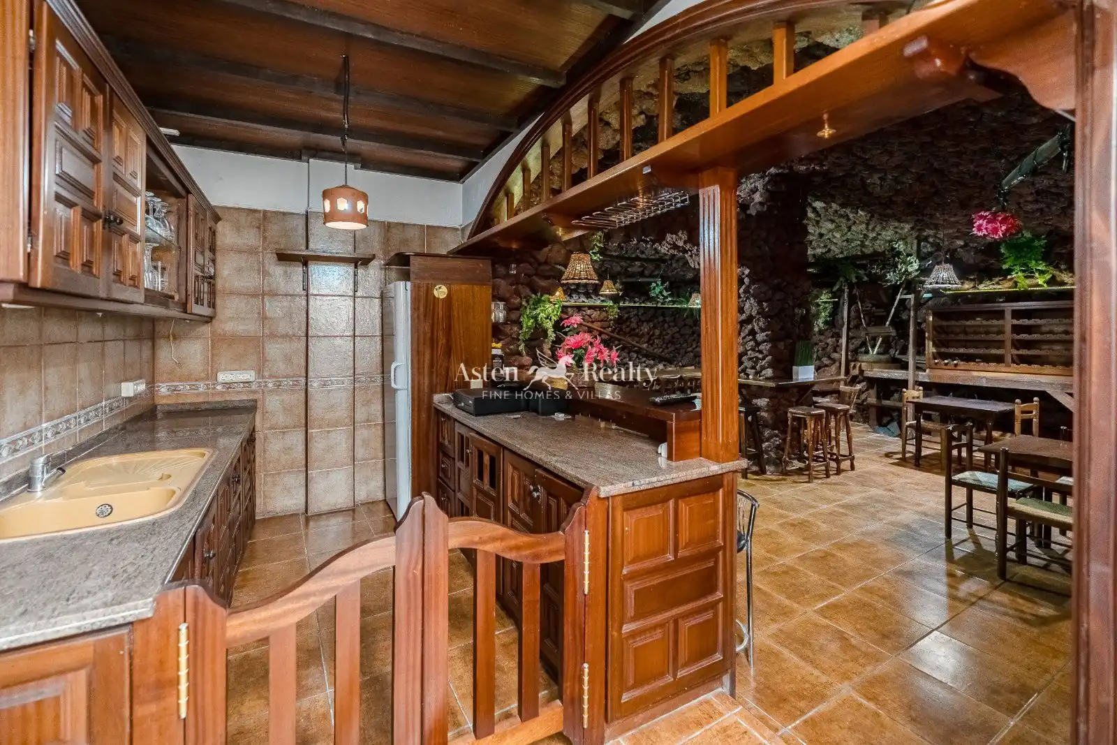 Cocina de Local en venta en Guía de Isora con Amueblado