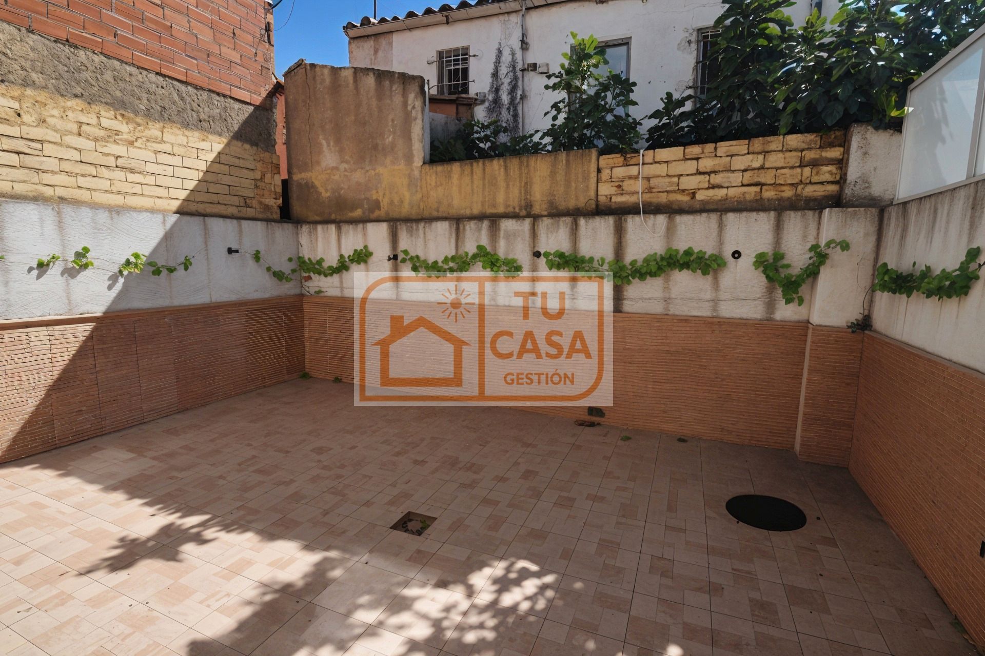 Terrassa de Casa adosada en venda en Moraleja amb Jardí privat, Terrassa i Moblat