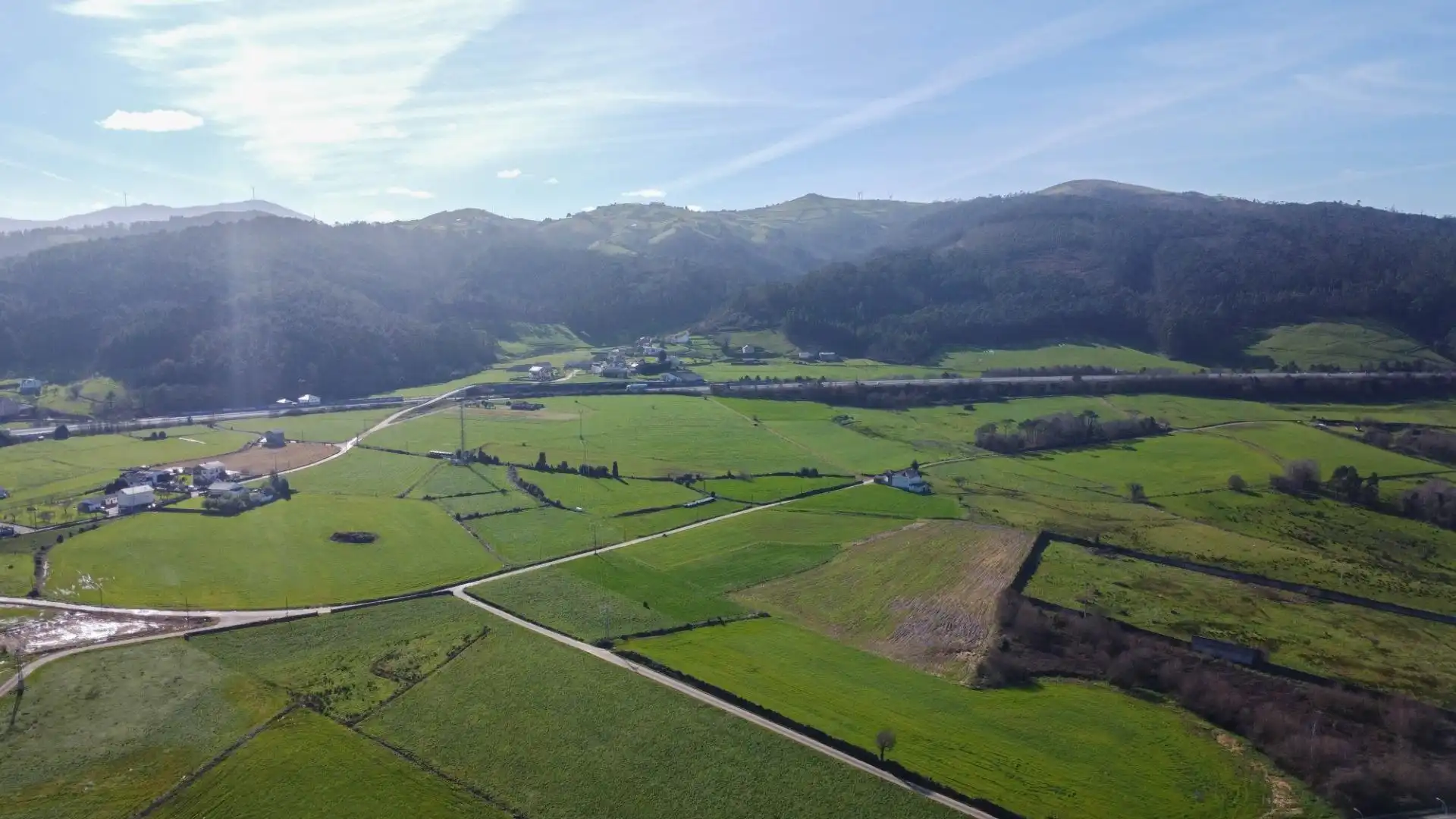 Vista exterior de Local en venda en Valdés - Luarca