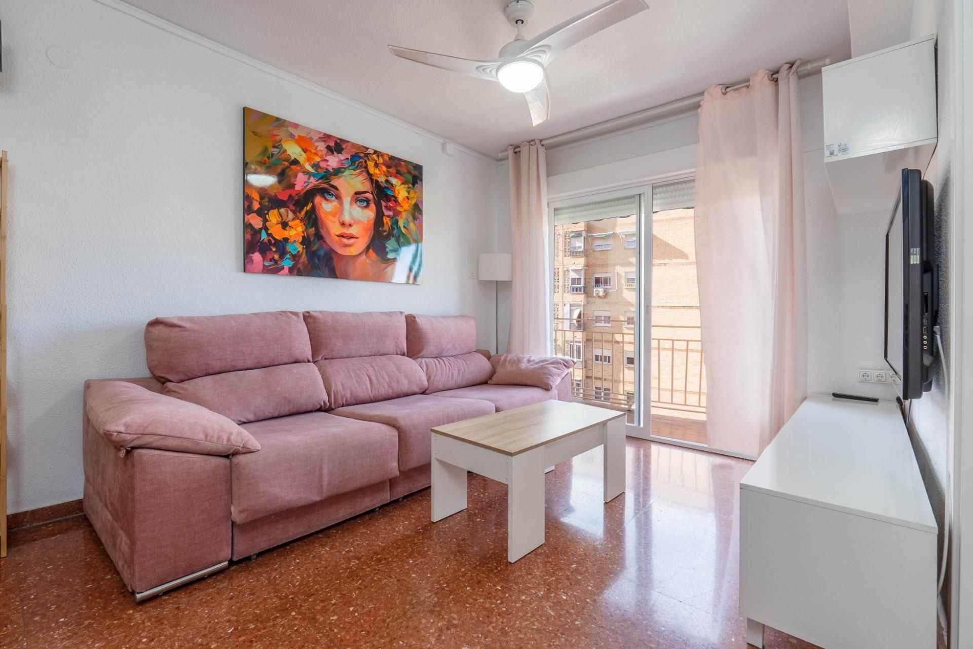 Sala d'estar de Pis de lloguer en  Granada Capital amb Terrassa i Balcó