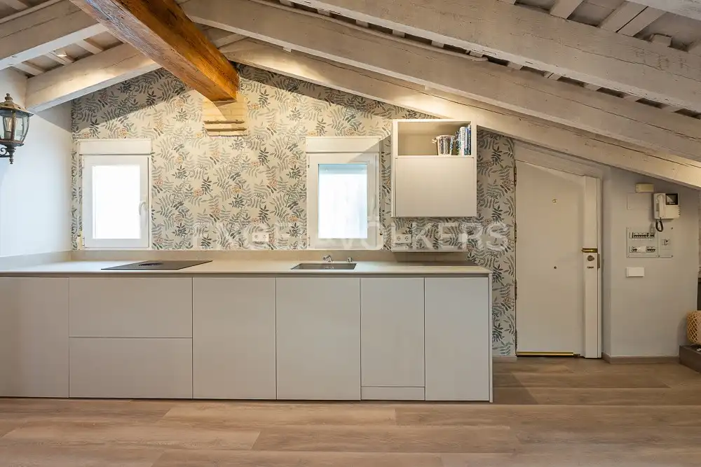 Kitchen of Flat for rent in Valencia  with Air Conditioner, Heating and Parquet flooring