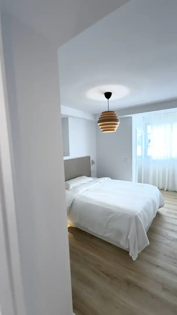Dormitori de Apartament de lloguer en Marbella amb Aire condicionat, Calefacció i Piscina