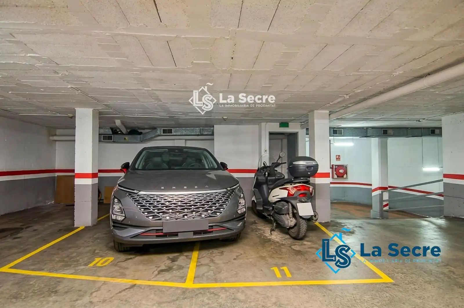 Parking de Piso en venta en Barcelona con Calefacción y Terraza