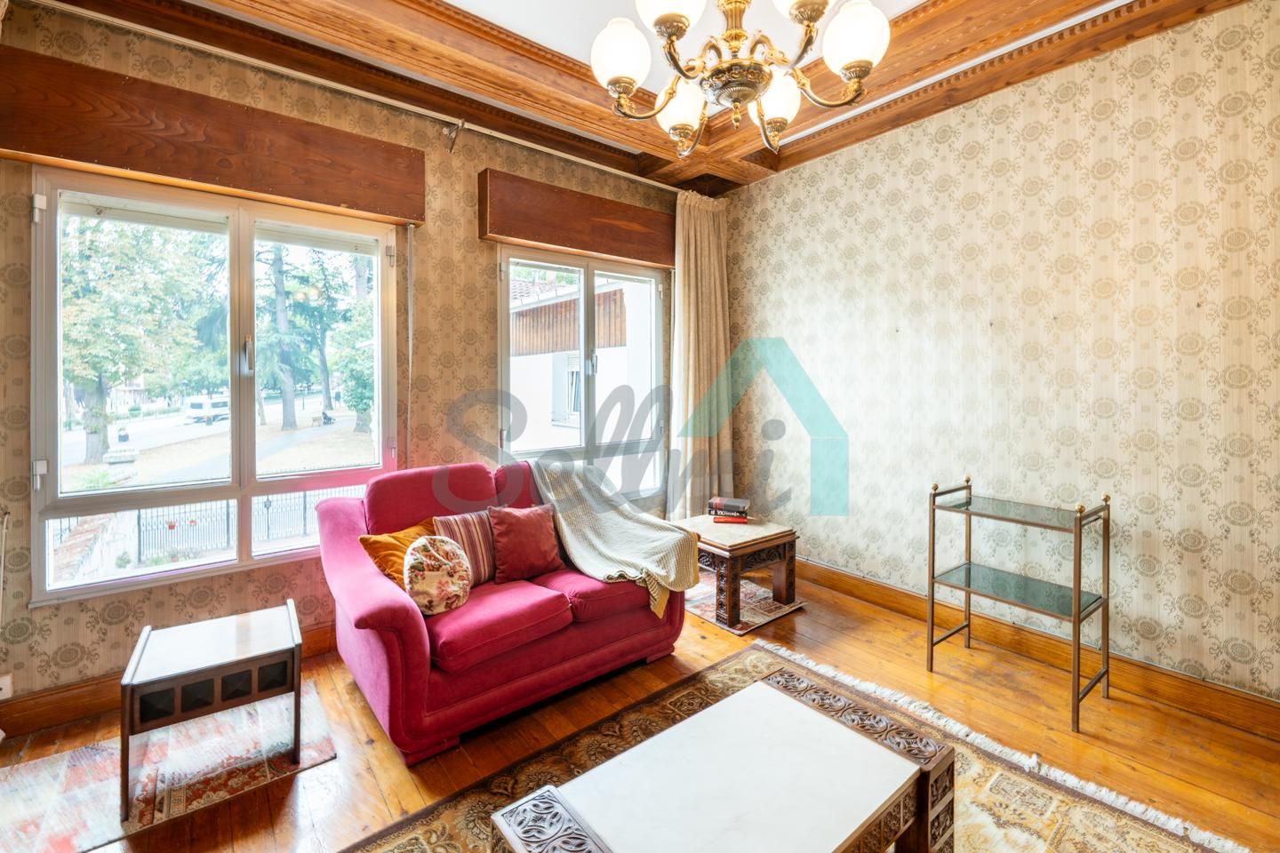 Sala d'estar de Pis en venda en Grado amb Parquet i Traster