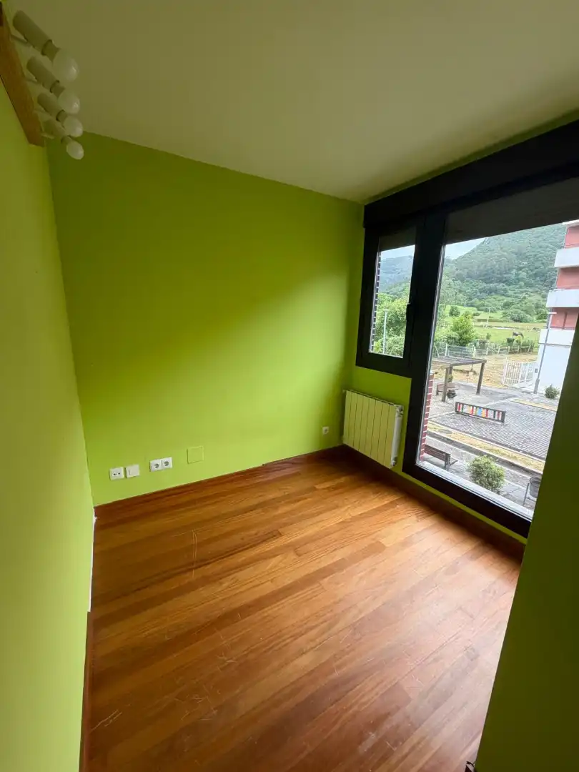 Habitación de Piso en venta en Medio Cudeyo con Calefacción, Parquet y Balcón