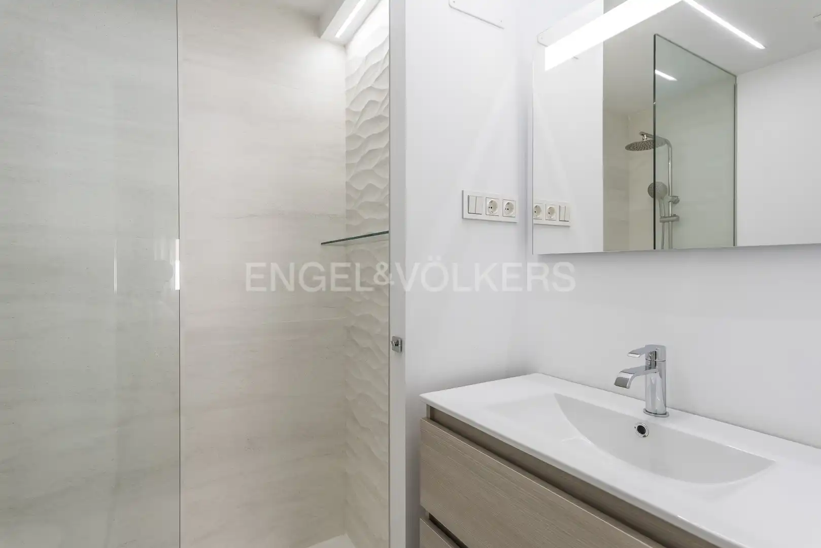 Baño de Piso de alquiler en Madrid con Aire acondicionado, Calefacción y Amueblado