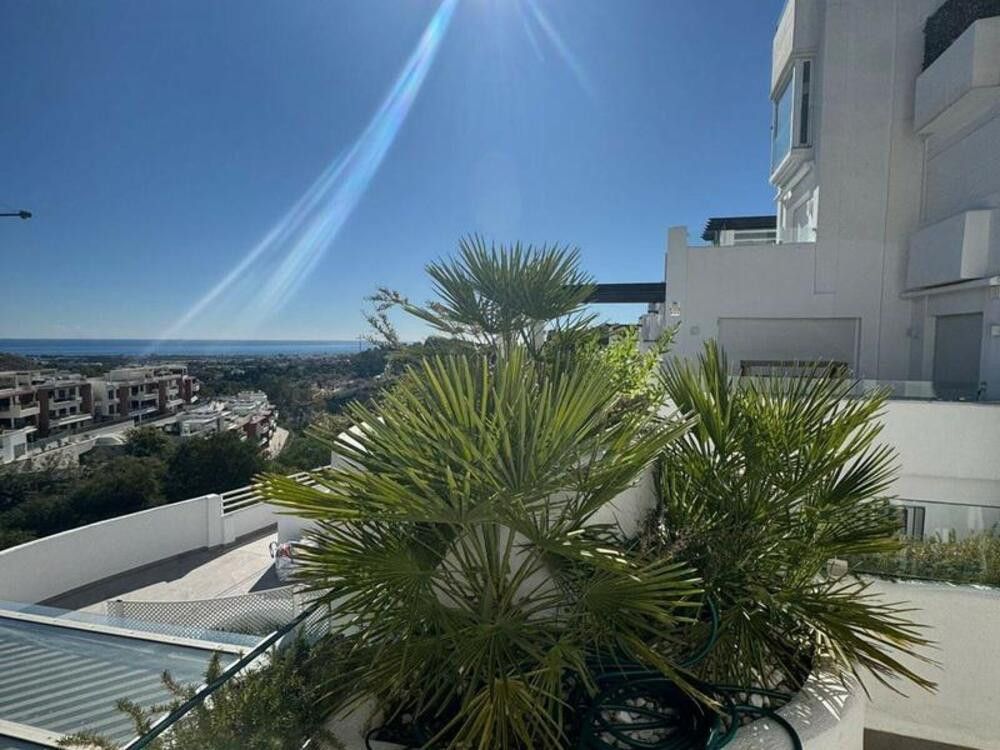 Vista exterior de Apartamento de alquiler en Benahavís con Aire acondicionado, Terraza y Trastero