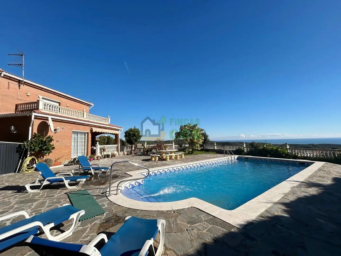 Vista exterior de Casa o chalet en venta en Cunit con Calefacción, Jardín privado y Terraza