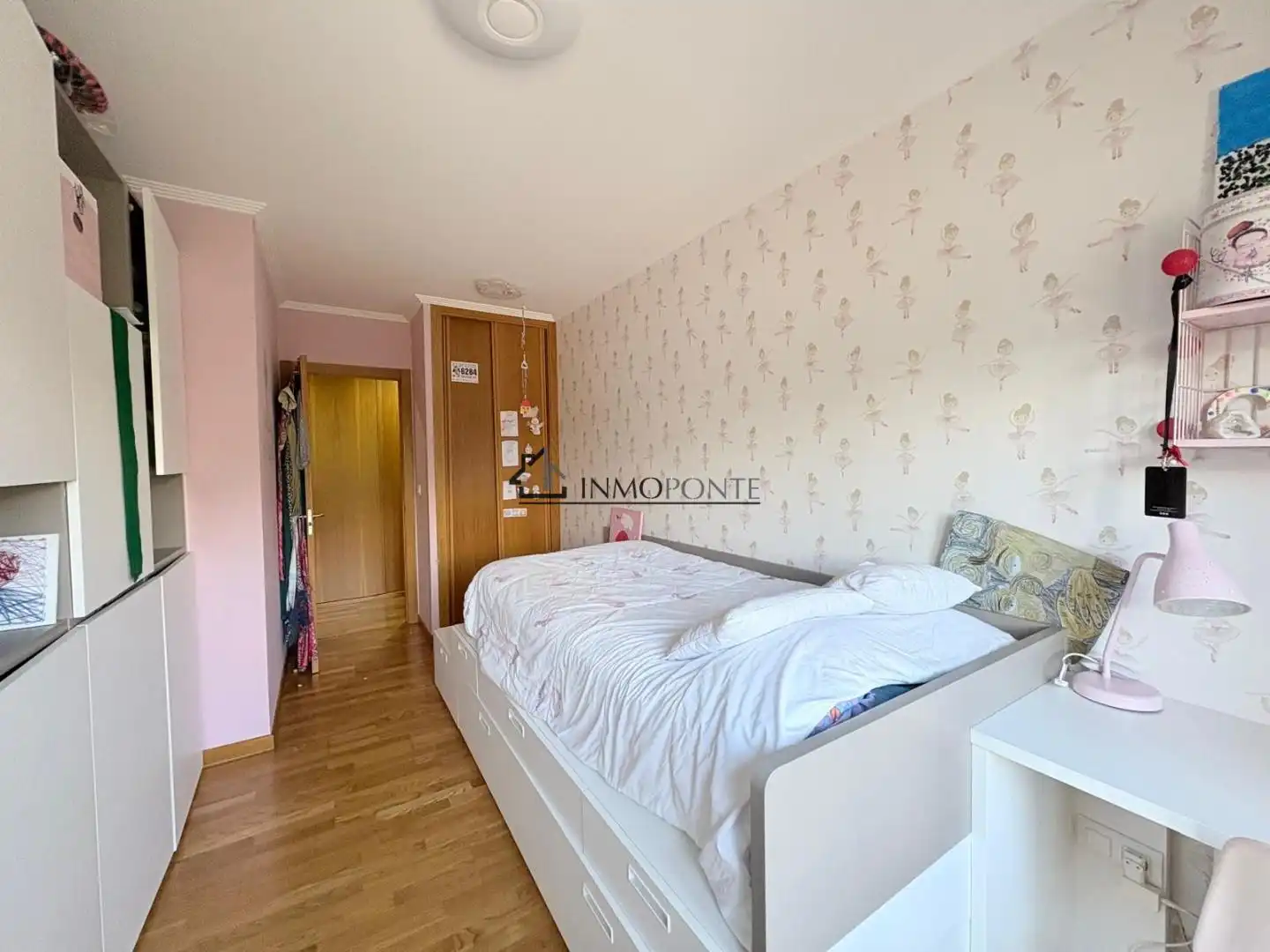 Bedroom of Flat for sale in Pontevedra Capital   with Heating, Storage room and Swimming Pool