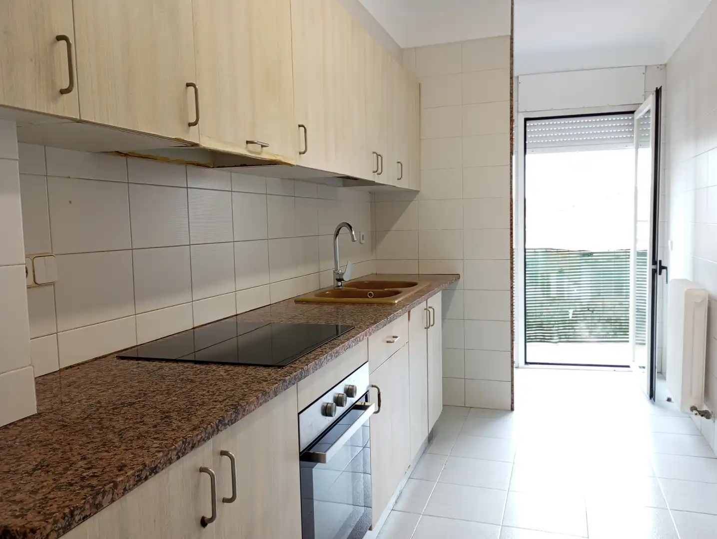 Cocina de Piso en venta en Salt con Calefacción, Trastero y Horno